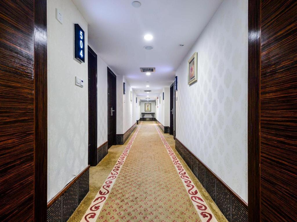 New World Hotel Guangzhou Buitenkant foto