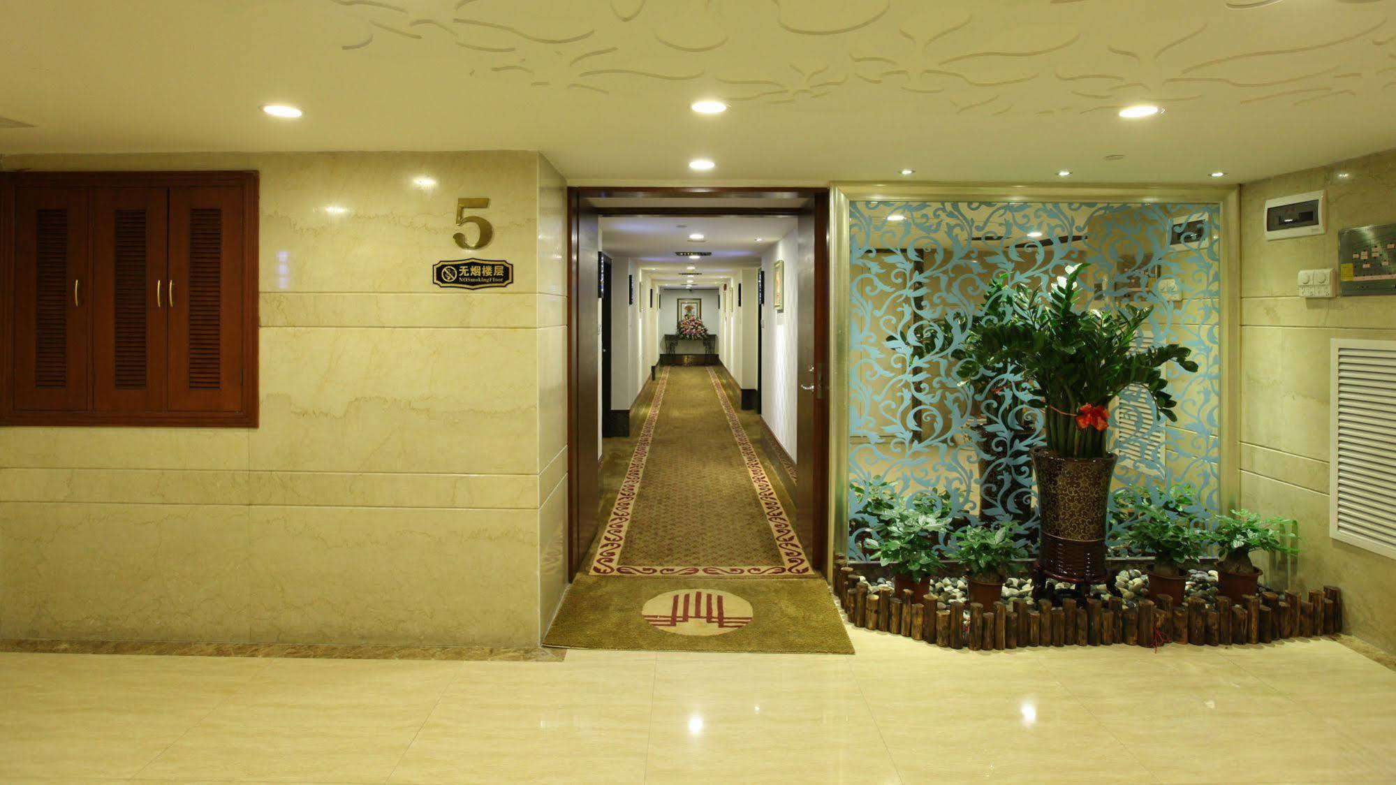 New World Hotel Guangzhou Buitenkant foto